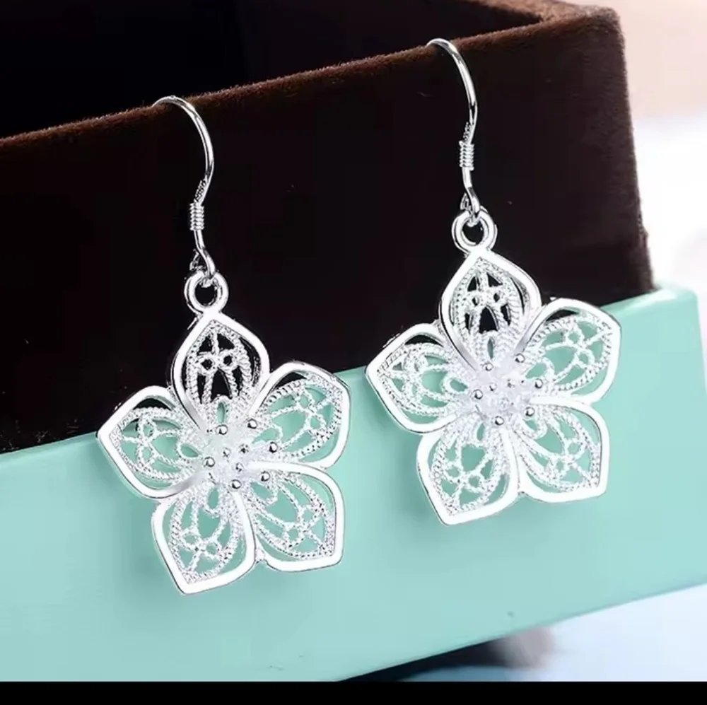 N/A these elegant